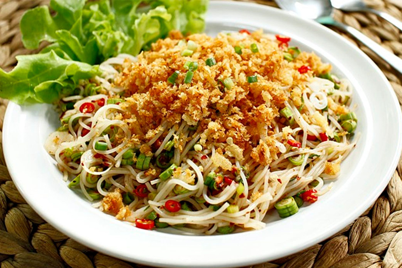 ยำขนมจีนปลาทูน่าฟู